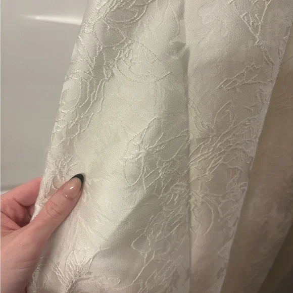 Cider Ivory Jacquard Halter V-Neck Midi Dress - Picture 13 of 15